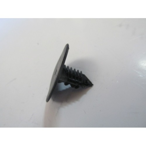 UNIVERSAL UNIVERSAL-; ÇAMURLUK DAVLUMBAZ KLİPSİ (RENAULT/DACIA)