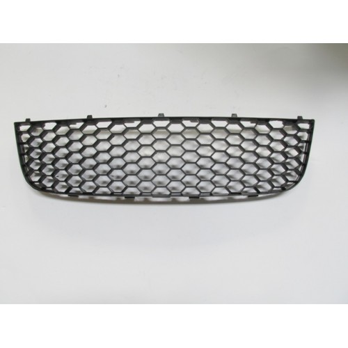 VOLKSWAGEN JETTA- 5- 06/10; ÖN TAMPON PANJURU ORTA SIYAH (GTI)(TÜV) (TYG)