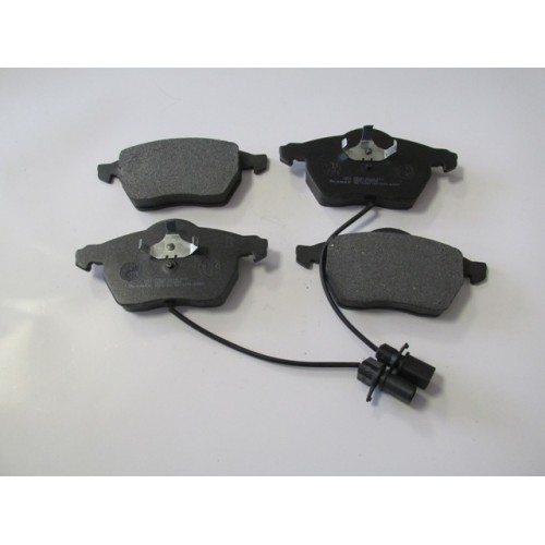 AUDI A4- 95/99; ÖN FREN BALATASI 1,6/1,8T/2,4/2,8(2KABLOLU)(DISK)(156,4X73,8X19,6/74,1X19,6)(BRAMAX)