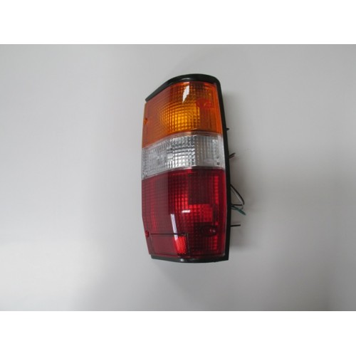 MITSUBISHI L200- PICK UP- 97/98; STOP LAMBASI SAG SIYAH SARI/BEYAZ KIRMIZI (DEPO)