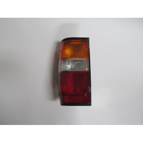 MITSUBISHI L200- PICK UP- 97/98; STOP LAMBASI SOL SİYAH SARI/BEYAZ KIRMIZI (DEPO)