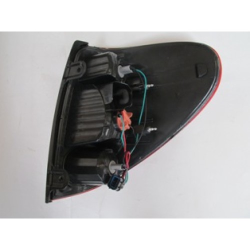 MITSUBISHI L200- PICK UP- 06/15; STOP LAMBASI SOL KIRMIZI/SARI/BEYAZ DUYULU (DEPO)