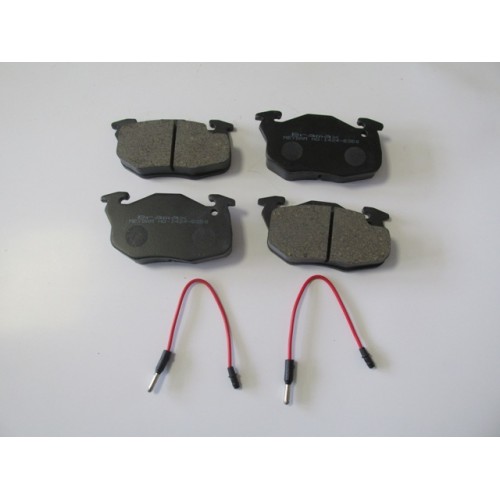 RENAULT CLIO- 1- HB- 91/98; ÖN FREN BALATASI (2 KABLOLU)(DISK)(105X54,1X18) (BRAMAX)