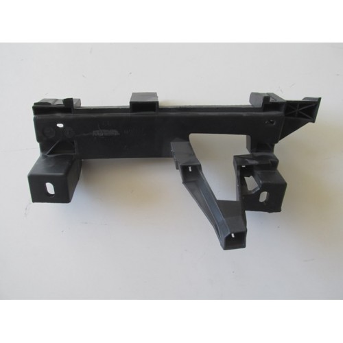PEUGEOT 307- 06/08; FAR ALT BAGLANTI BRAKETI SAG PLASTIK (TYG) PEUGEOT 307- 06/08; FAR ALT BAGLANTI BRAKETI SAG PLASTIK (TYG)