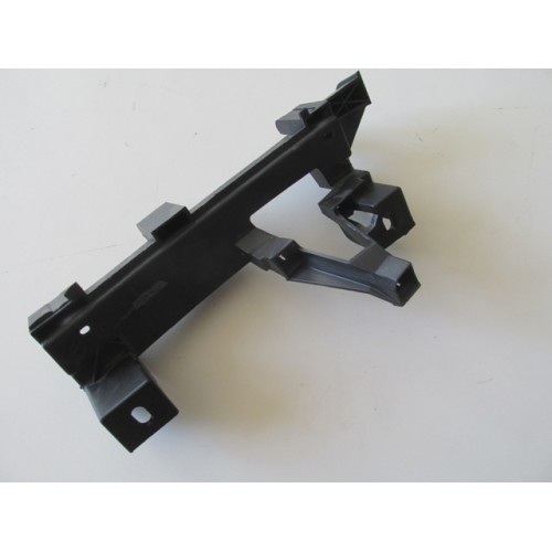 PEUGEOT 307- 06/08; FAR ALT BAGLANTI BRAKETI SAG PLASTIK (TYG) PEUGEOT 307- 06/08; FAR ALT BAGLANTI BRAKETI SAG PLASTIK (TYG)