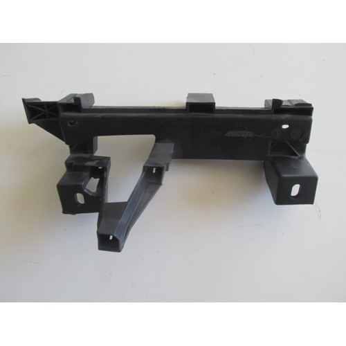 PEUGEOT 307- 06/08; FAR ALT BAGLANTI BRAKETI SOL PLASTIK (TYG) PEUGEOT 307- 06/08; FAR ALT BAGLANTI BRAKETI SOL PLASTIK (TYG)