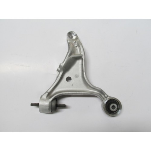 VOLVO V70- 00/04; ALT TABLA SAG BURÇLU (SALINCAK) (SH) VOLVO V70- 00/04; ALT TABLA SAG BURÇLU (SALINCAK) (SH)