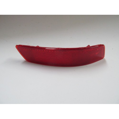 TOYOTA COROLLA- NDE180- 13/18; ARKA TAMPON REFLEKTÖRÜ SAĞ KIRMIZI TOYOTA COROLLA- NDE180- 13/18; ARKA TAMPON REFLEKTÖRÜ SAĞ KIRMIZI