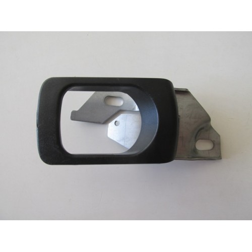 HYUNDAI PORTER KAMYONET- 96/05; ÖN KAPI İÇ AÇMA KOLU SAĞ SİYAH HYUNDAI PORTER KAMYONET- 96/05; ÖN KAPI İÇ AÇMA KOLU SAĞ SİYAH